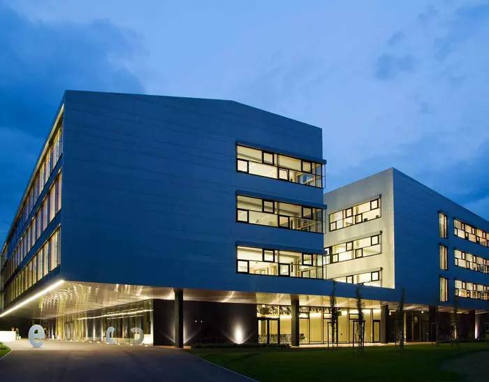 The building of St. Pölten University of Applied Sciences