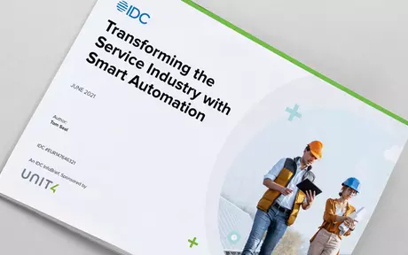 Forsidebildet til oppsummeringen av IDC-InfoBrief «Transformasjon av tjenestebransjen med smart automatisering»